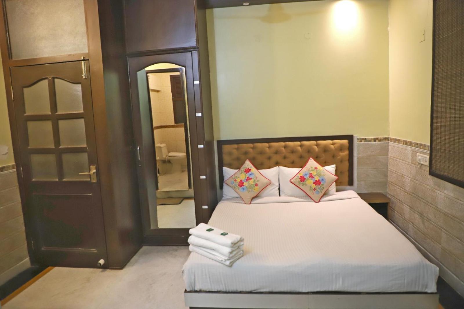 Hotel Traditional Inn Nuova Delhi Esterno foto