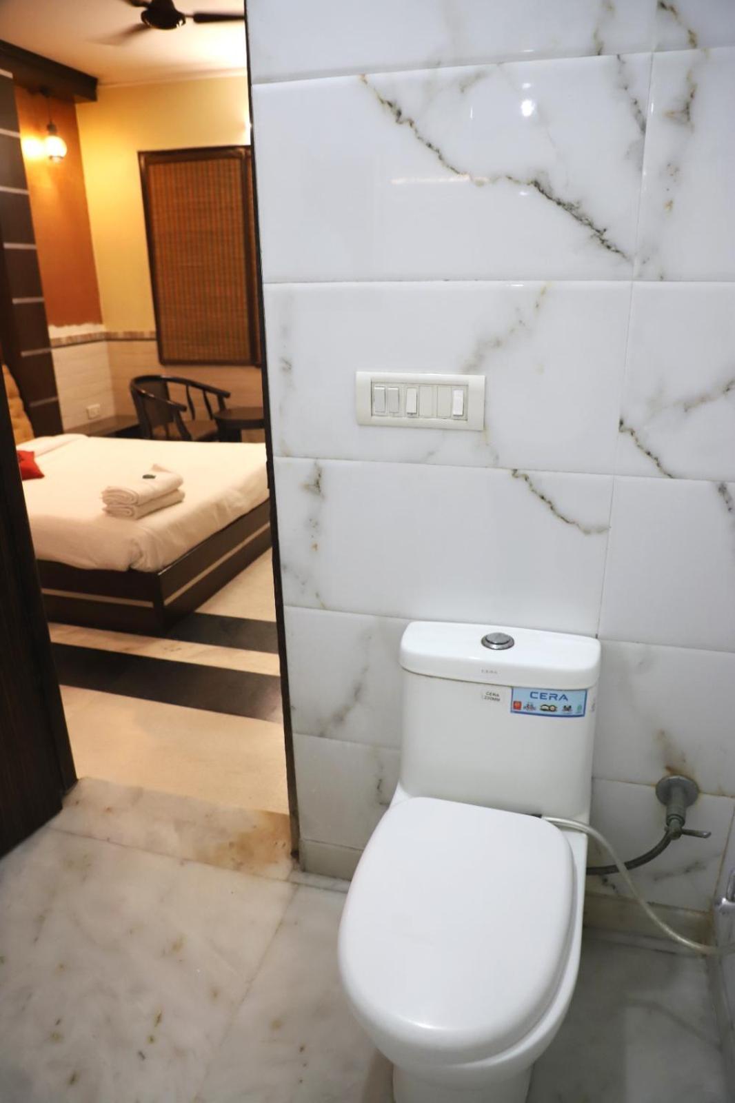 Hotel Traditional Inn Nuova Delhi Esterno foto